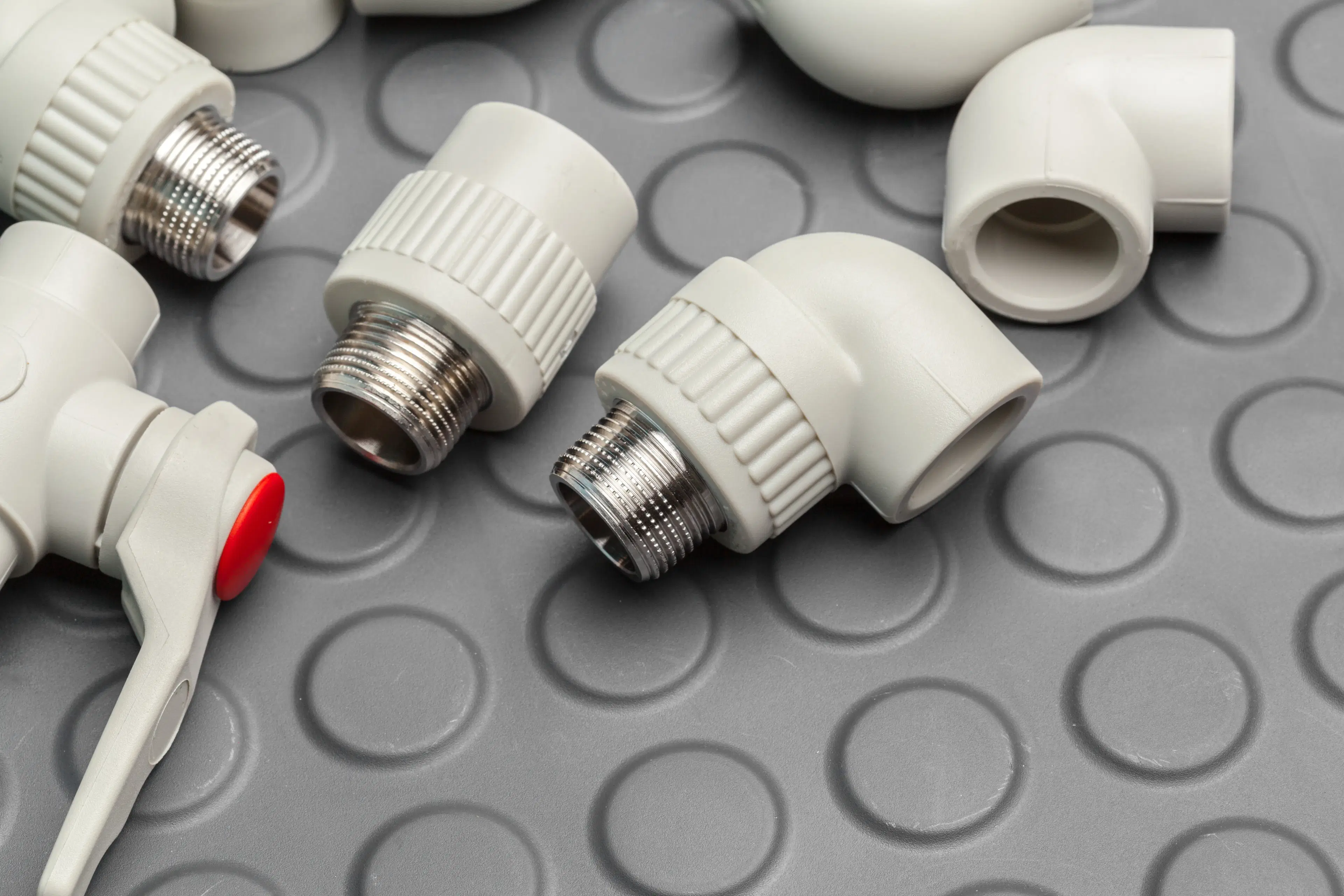 Valves & Plumbing Fittings